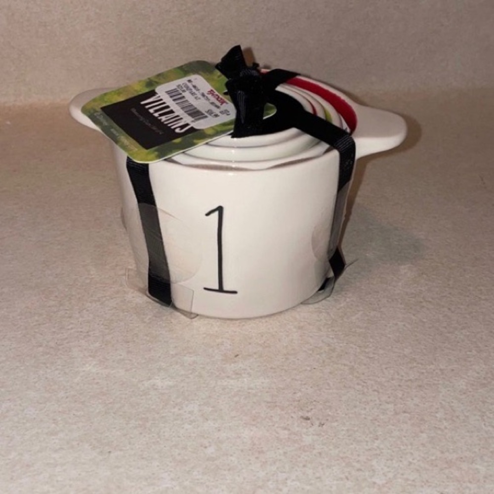 New Rae Dunn x Disney Villains Measuring Cup Set - Picture 2 of 6